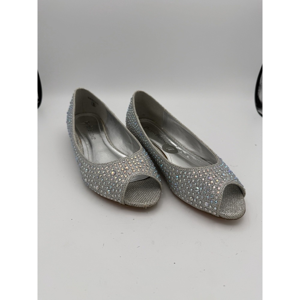 David's Bridal AJUSTIN10 Women's 6 Silver Rhinestone Peep Toe Flats.      1795